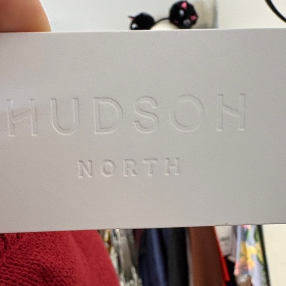 Hudson North Cotton V-Neck Sweater in Red with White Trim NWT Size XXL - Picture 7 of 9